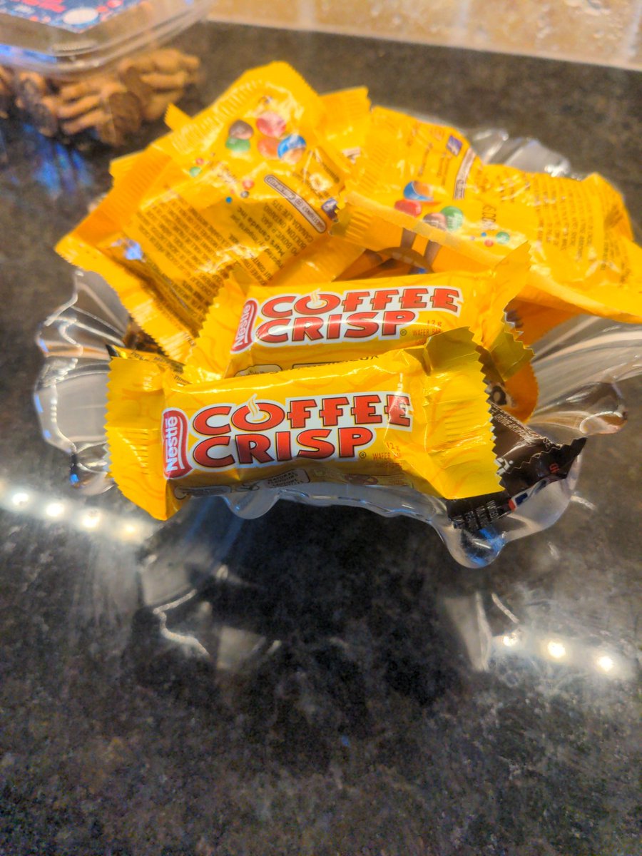 WillieHandler's tweet image. Americans are missing out. #coffeecrisp