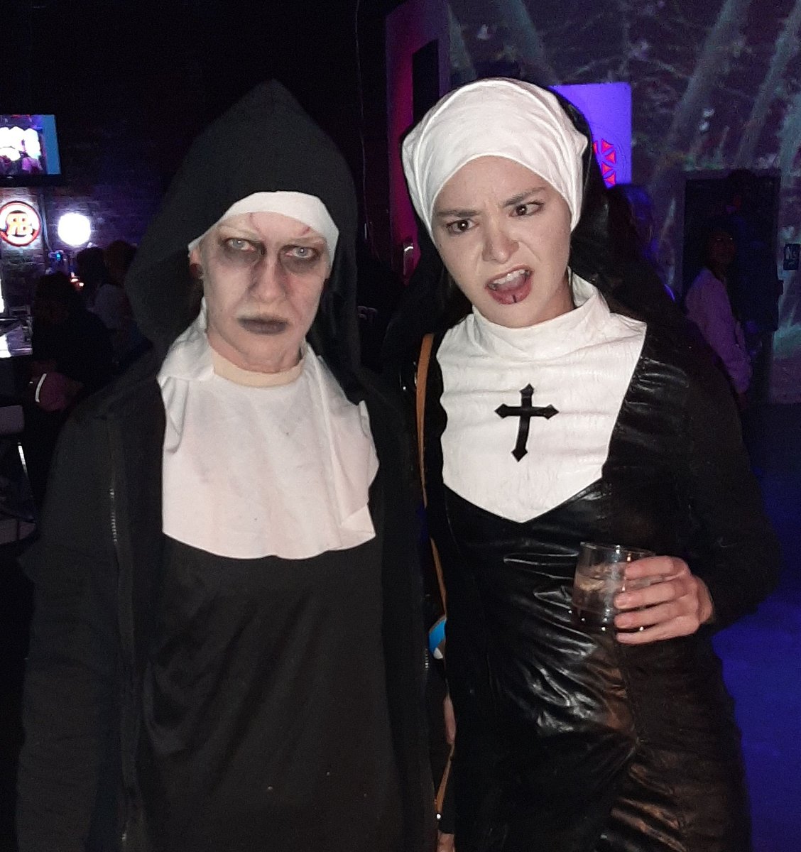 W_Stone_Author's tweet photo. Halloween is for scaring and laughing 🖤 https://t.co/IFSi3ij1cr