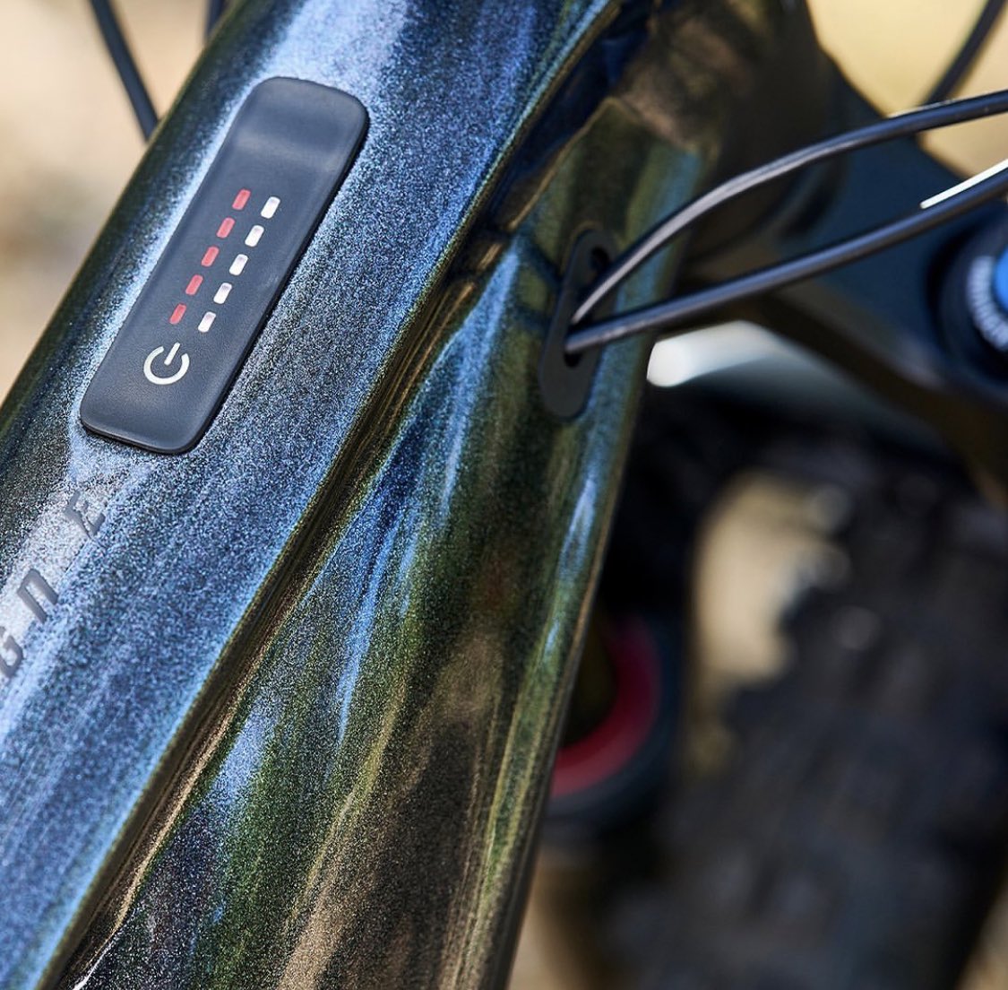 Giant_ESP's tweet photo. REIGN E+2 2022 ⚡️⚡️⚡️
👉🏼 ¿Qué te parece su diseño y montaje?
📷 Súper fotos de @TheBikeVillage
#Reigne #giantreign #dh #downhill #makeitreign #enduroelectrified https://t.co/d10IAgX0Ch