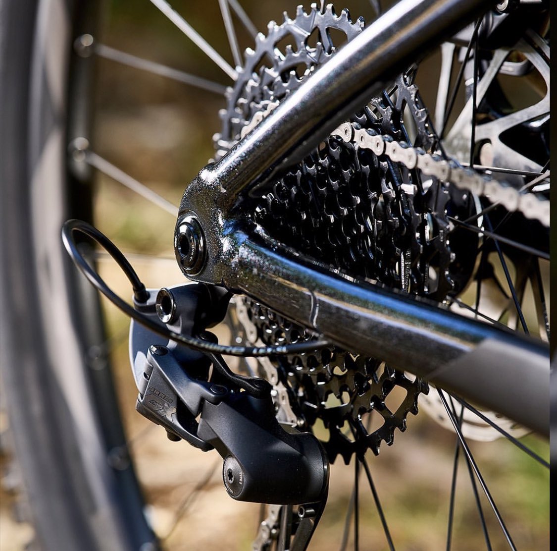 Giant_ESP's tweet photo. REIGN E+2 2022 ⚡️⚡️⚡️
👉🏼 ¿Qué te parece su diseño y montaje?
📷 Súper fotos de @TheBikeVillage
#Reigne #giantreign #dh #downhill #makeitreign #enduroelectrified https://t.co/d10IAgX0Ch