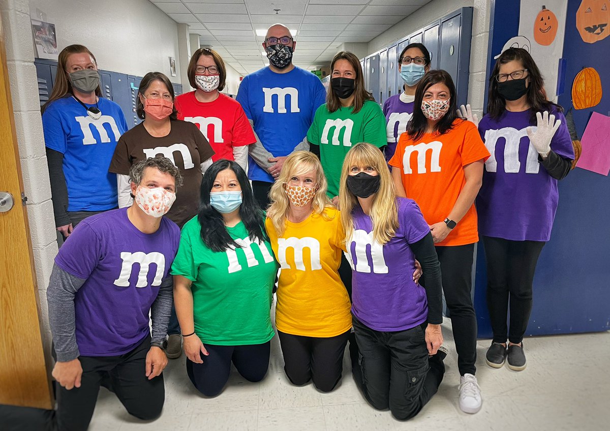 linerob_bern's tweet photo. Wishing everyone a “Sweet” Halloween 🎃! https://t.co/hz2lldYSEZ