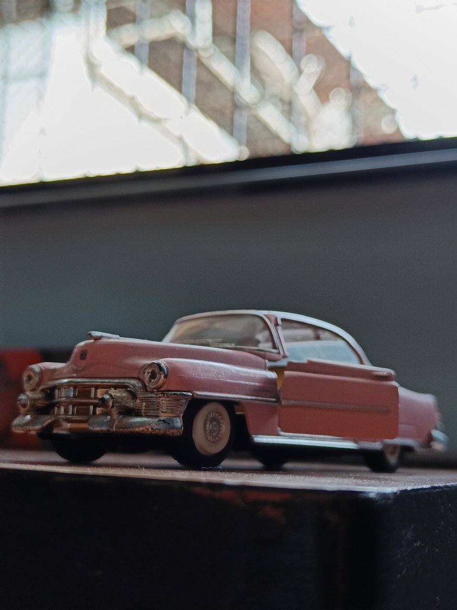seanny_91's tweet photo. Some shots from my @oneplus @OnePlusNord2_ portrait mode. 
Amazing indeed. 
#cadillac #vintage #scalemodels #coupe https://t.co/KRqWduZpws