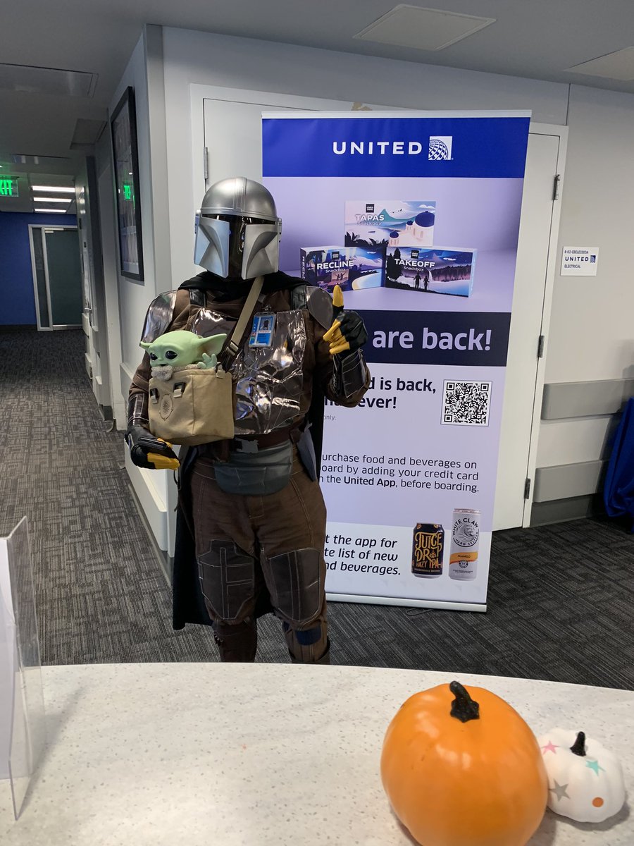 acdigirgis's tweet photo. 🎃👻🤖🤠#UAIFSbaseLAX #beingunited @weareunited @MarieLAX_united @Glennhdaniels @DorisGunnell https://t.co/PwLLpjsfXL