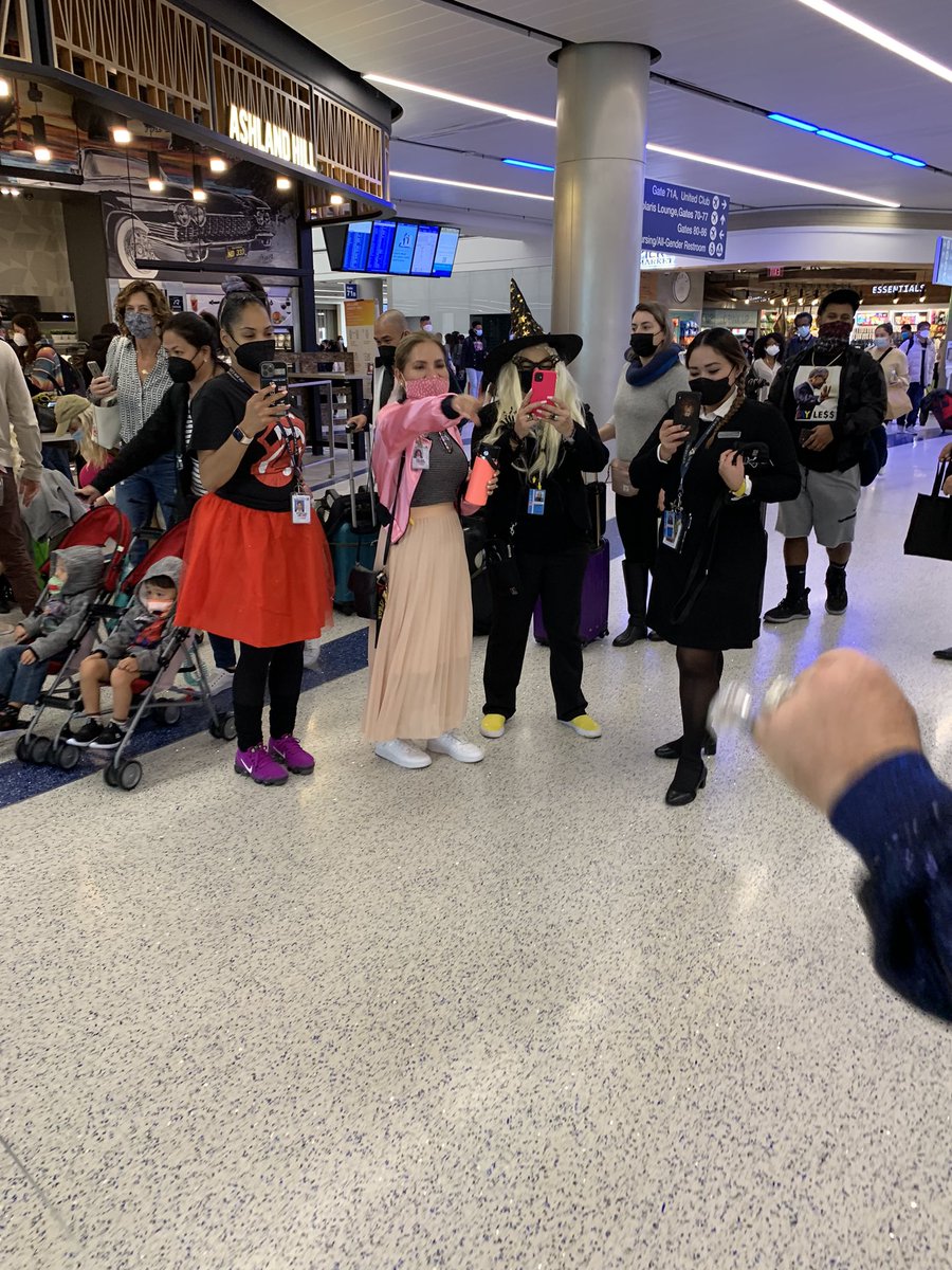 acdigirgis's tweet photo. 🎃👻🤖🤠#UAIFSbaseLAX #beingunited @weareunited @MarieLAX_united @Glennhdaniels @DorisGunnell https://t.co/PwLLpjsfXL