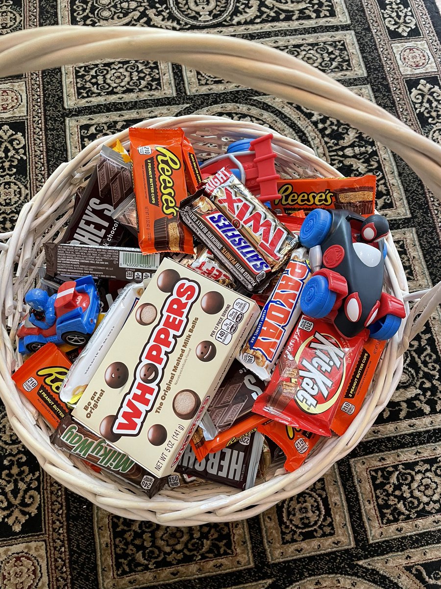 SteveOsunsami's tweet photo. 🎃🎃🎃 #bigcandy https://t.co/ll0RvBPvhx