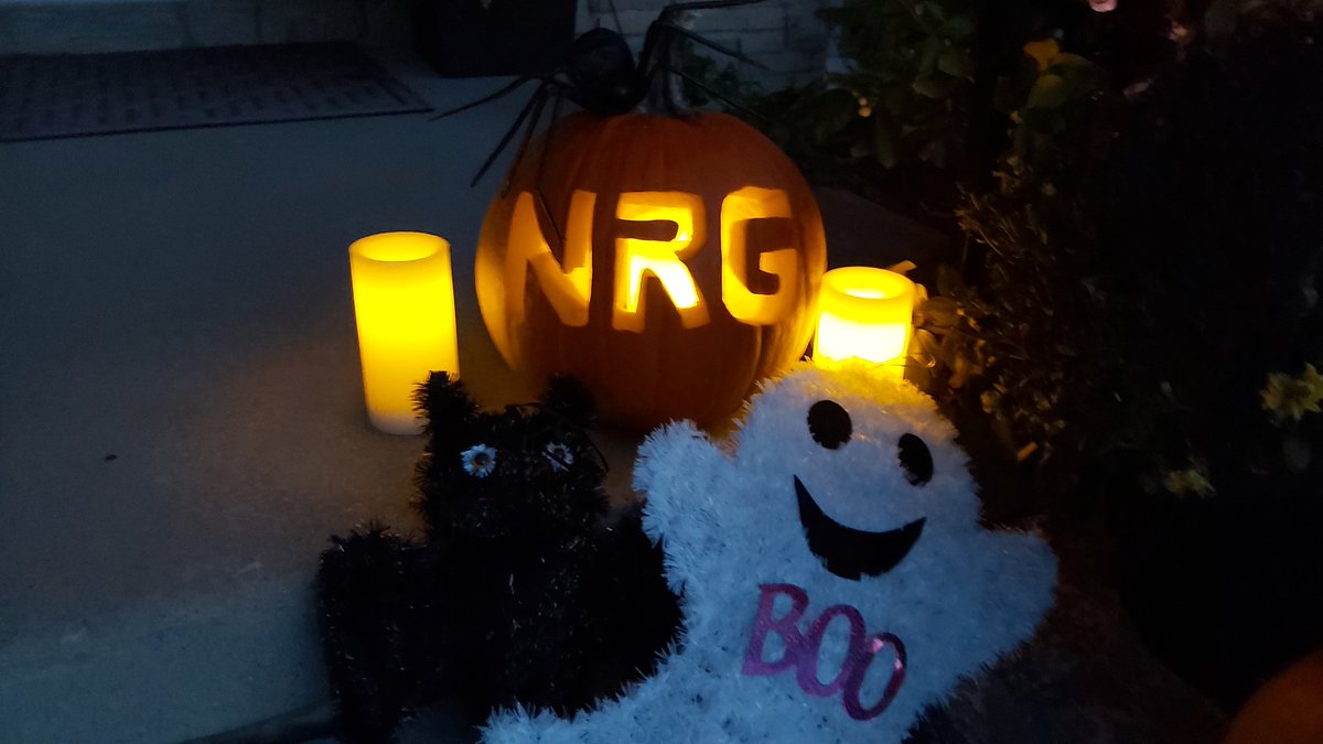 MommaAndroid's tweet image. Happy and safe Hallowe&apos;en! @NRGgg #NRGFam