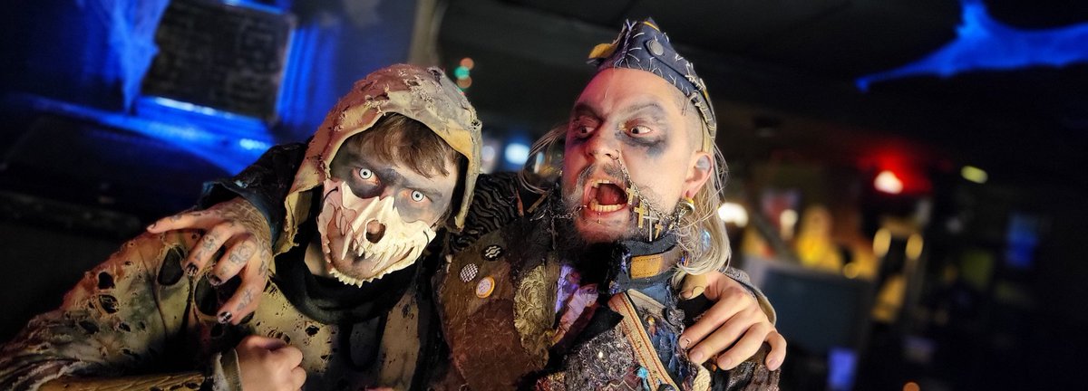 Fantastische Cosplayer sind im <a href="/meltdownCGN/">Meltdown Cologne</a> zur #halloween2021 Feier vertreten!!!  🔪🔪🔪🔪🔪🔪🖤🖤🖤🖤