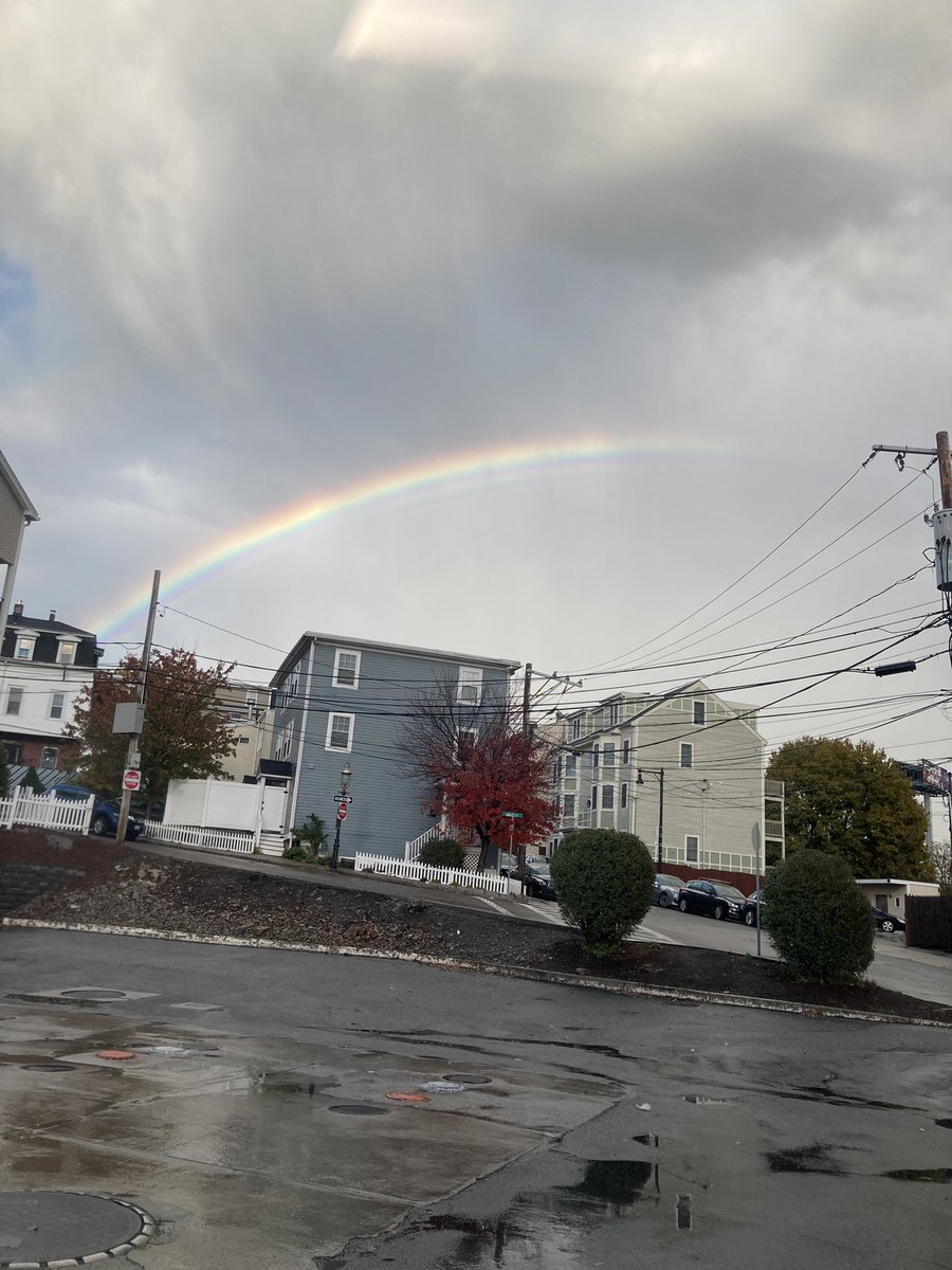 quecyrilcyril's tweet photo. just saw THEE best rainbow over #sullivanSq #bostona https://t.co/TyVFyW42Bp