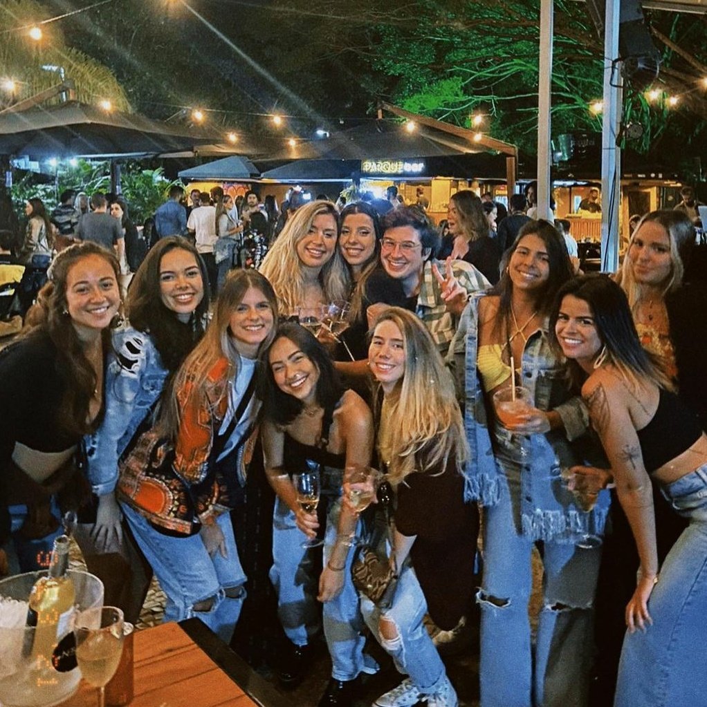 qgbdl's tweet photo. QUE SEJA ETERNA A SACANAGEM! 

As companhias transformam tudo! E vocês transformaram isso aqui em lar, família, união, casa de sentimentos bons, paz e muito amor. Juntos sempre. 
Parceiros até o fim. ❤️‍🔥🔞 https://t.co/DGALpcye10