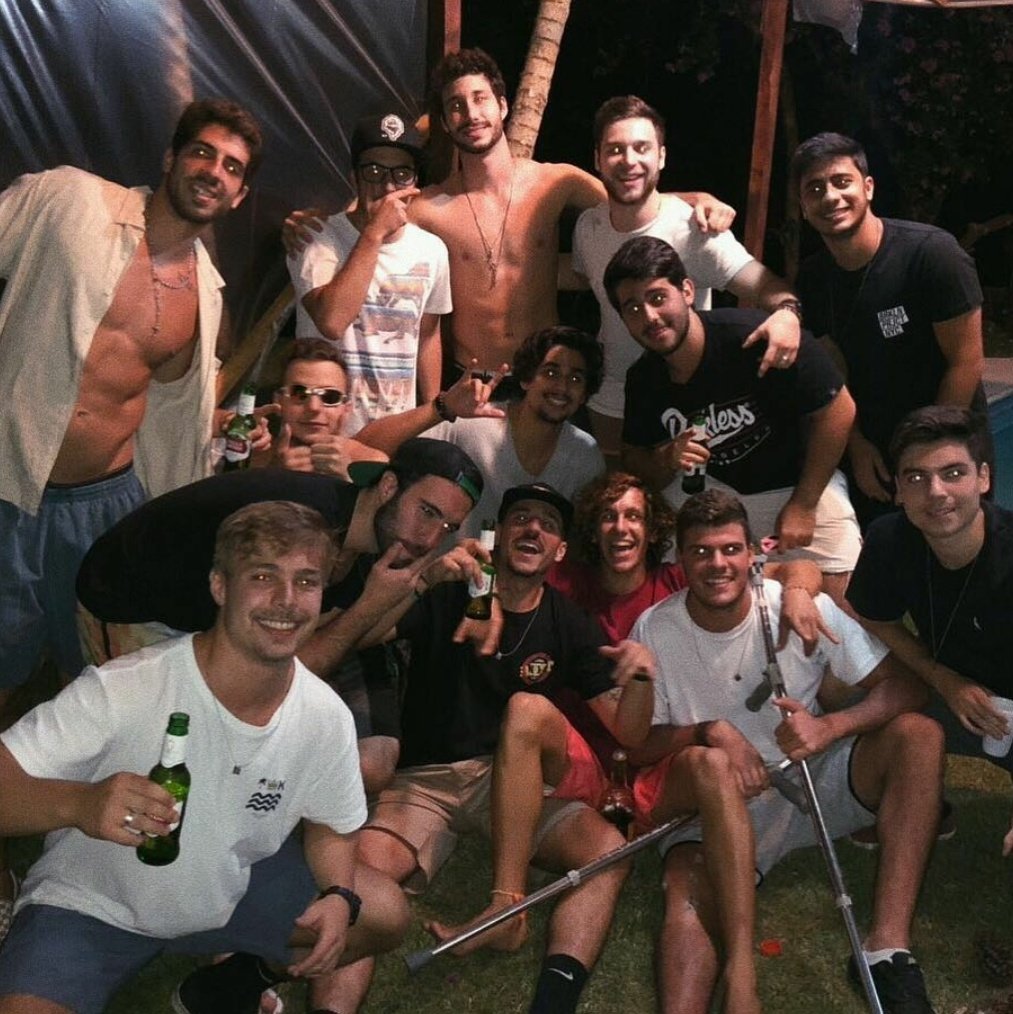 qgbdl's tweet photo. QUE SEJA ETERNA A SACANAGEM! 

As companhias transformam tudo! E vocês transformaram isso aqui em lar, família, união, casa de sentimentos bons, paz e muito amor. Juntos sempre. 
Parceiros até o fim. ❤️‍🔥🔞 https://t.co/DGALpcye10