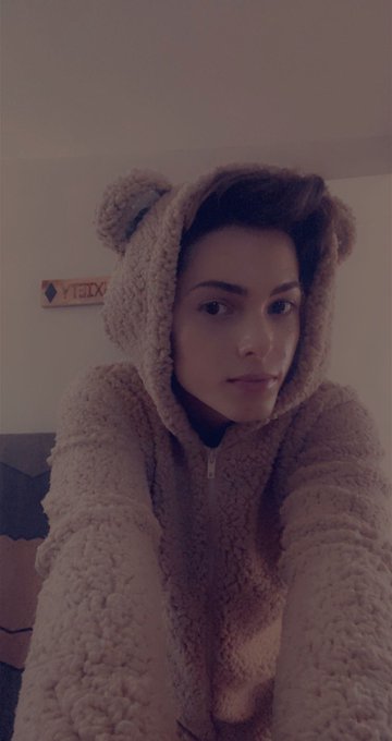 Happy Halloween 👻 https://t.co/pmrUVkmuT1<a href="/tag/messyhair"class="tags"><span>#messyhair</span></a>