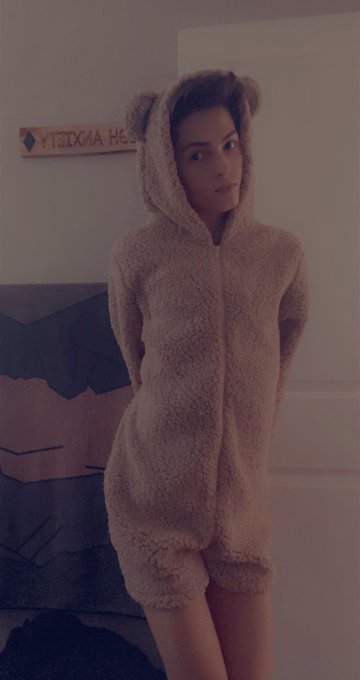 Happy Halloween 👻 https://t.co/pmrUVkmuT1<a href="/tag/messyhair"class="tags"><span>#messyhair</span></a>