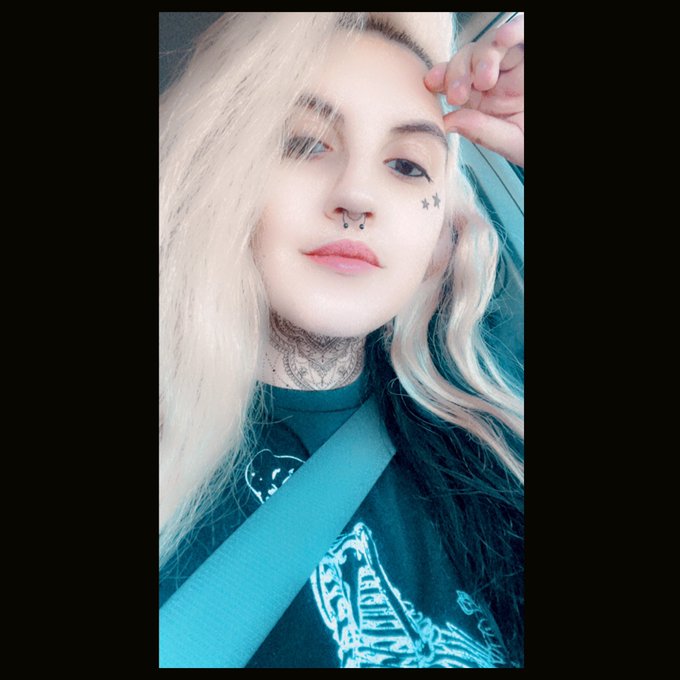Couldn&rsquo;t pick just one 💕 Stay Spooky babes 🦇🖤 https://t.co/6sdc2Yp4CD<a href="/tag/newprofilepic"class="tags"><span>#newprofilepic</span></a>