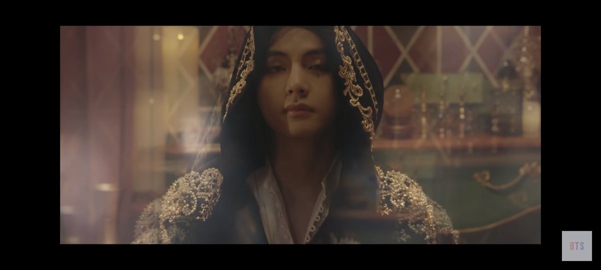 imaastrccr's tweet image. STAR TURNED VILLAIN
Fate reader V
"All fates were determined from the day the universe was first formed. You can't change your destiny. But i can help"
#starturnedvillain 
#FateReader 
#V
#TAEHYUNG 
You will probably find your name when u read my fate🙇👀🔮