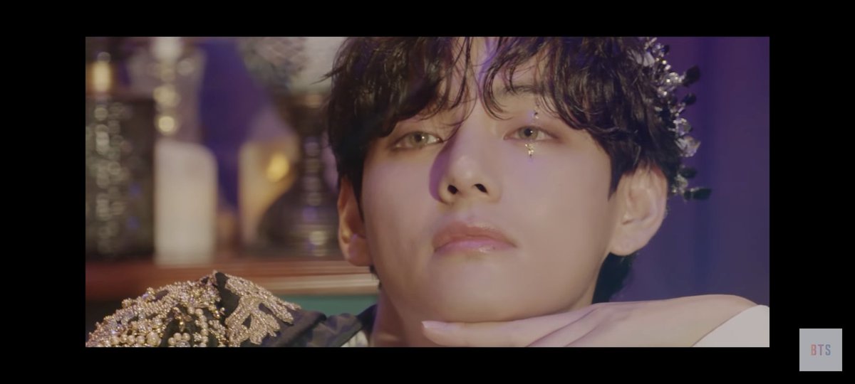 imaastrccr's tweet image. STAR TURNED VILLAIN
Fate reader V
"All fates were determined from the day the universe was first formed. You can't change your destiny. But i can help"
#starturnedvillain 
#FateReader 
#V
#TAEHYUNG 
You will probably find your name when u read my fate🙇👀🔮