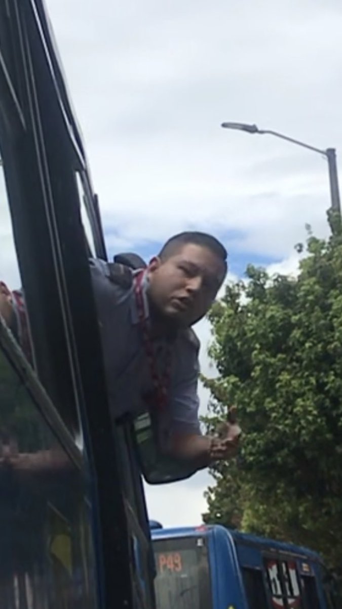 cepzar's tweet photo. @transmisitp @TransMilenio he visto en varias oportunidades que conductores particulares toman las vias de hecho contra el SITP por el mal comportamiento de sus conductores, y quienes no tomamos las vias de hecho pero igual fuimos agredidos por estos ampones al volante,que hacer? https://t.co/oEXL99vmt9