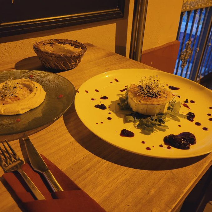 Pase&iacute;to por Triana y cena rom&aacute;ntica a la orilla del Guadalquivir #LAMUJER 😍&hearts;️donde volveremos sin duda<a href="/tag/lamujer"class="tags"><span>#lamujer</span></a>