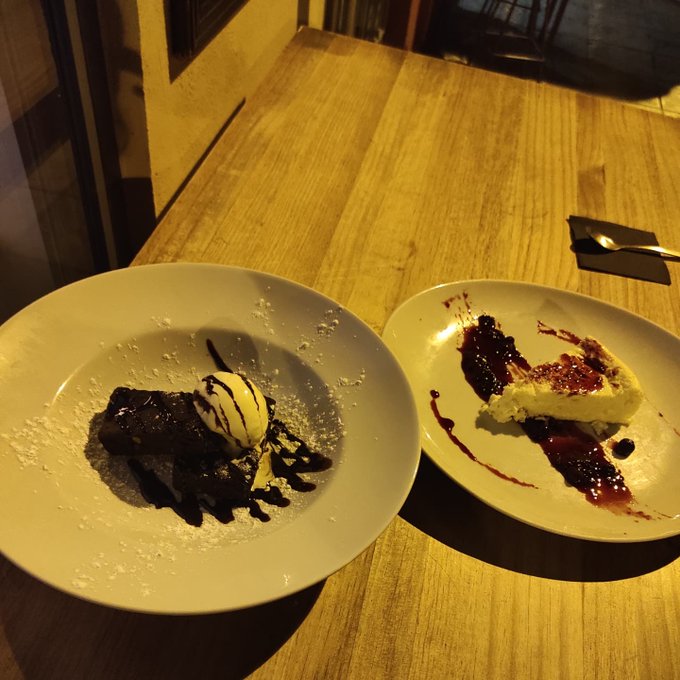 Pase&iacute;to por Triana y cena rom&aacute;ntica a la orilla del Guadalquivir #LAMUJER 😍&hearts;️donde volveremos sin duda<a href="/tag/lamujer"class="tags"><span>#lamujer</span></a>