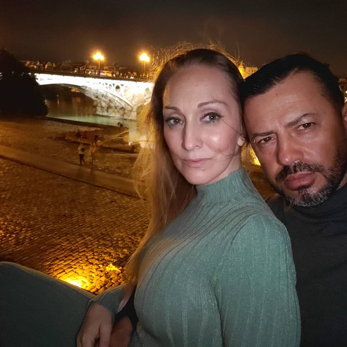 Pase&iacute;to por Triana y cena rom&aacute;ntica a la orilla del Guadalquivir #LAMUJER 😍&hearts;️donde volveremos sin duda<a href="/tag/lamujer"class="tags"><span>#lamujer</span></a>