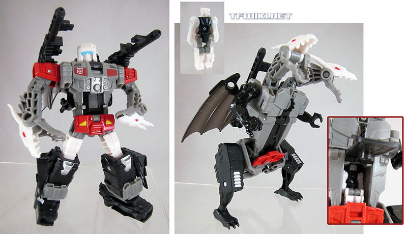DailyTFormers's tweet photo. Hard to rely on this #Monsterbot when he keeps arguing with himself. One head may say to torch Decepticons, the other wants to munch metal. Either way, #halloween2021 and Today's #Transformers of the day is about to get spoopy with #G1 Doublecross/Twinferno! https://t.co/HSrq1GVMpP