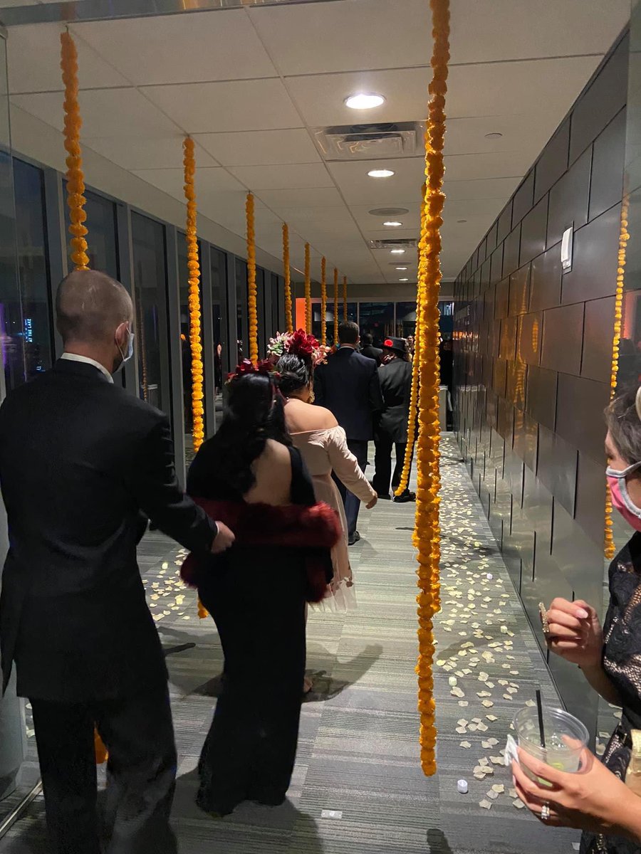 YHPAA's tweet photo. We want to thank all of our sponsors and lovely guests for making the #YHPAA Unidos Por Nuestro Futuro Gala a HUGE success yesterday evening. We raised more than enough funds to continue awarding many more scholarships to local Hispanic students seeking higher education! 👏 https://t.co/9CnMSGX9pY