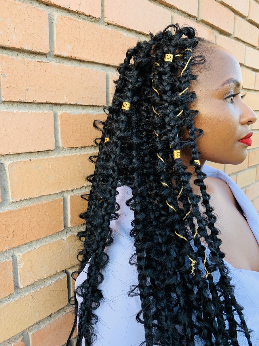 bonolo_raowang's tweet image. My friend does hair. Butterfly locs🦋. Hit her up on 75 115  854.

#butterflylocs #protectivehairstyle #EmploymentAlertBw
