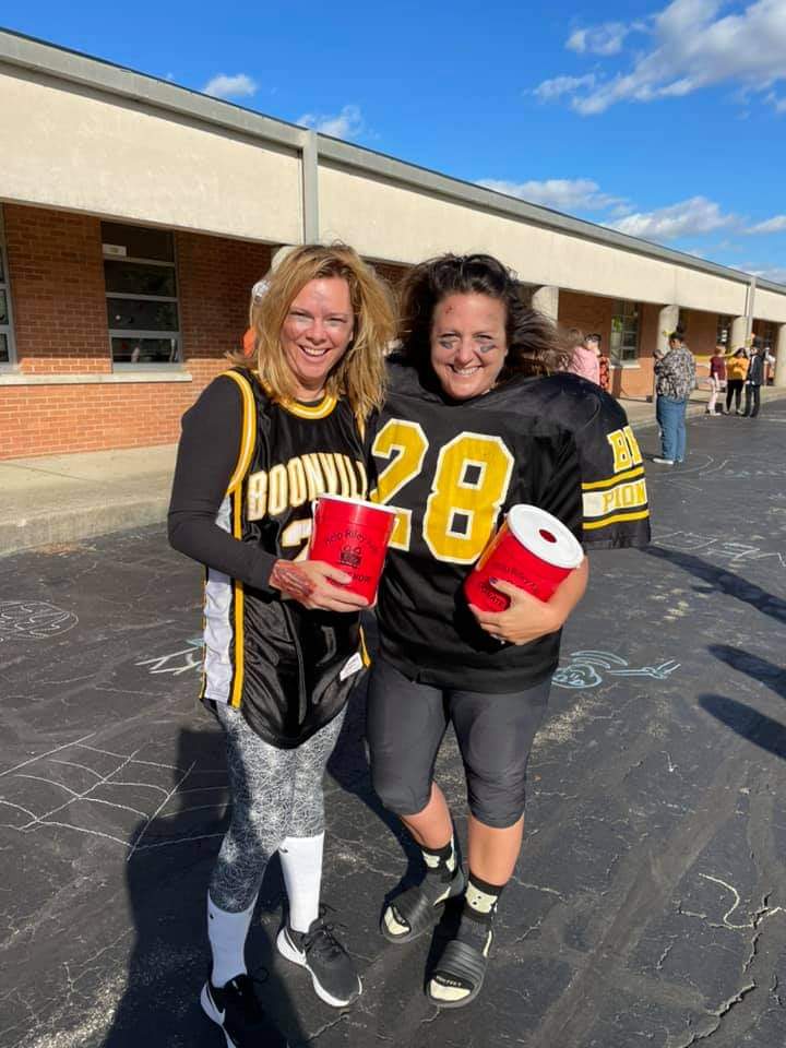 AbbyBusing_BHS's tweet photo. Visit us at BHS today from 3:30 to 5 for our Trick or Treat Drive-Thru! Mrs. Strahle and I are Pioneer Athlete Zombies! #bhsrdm https://t.co/3HtqpsumG6
