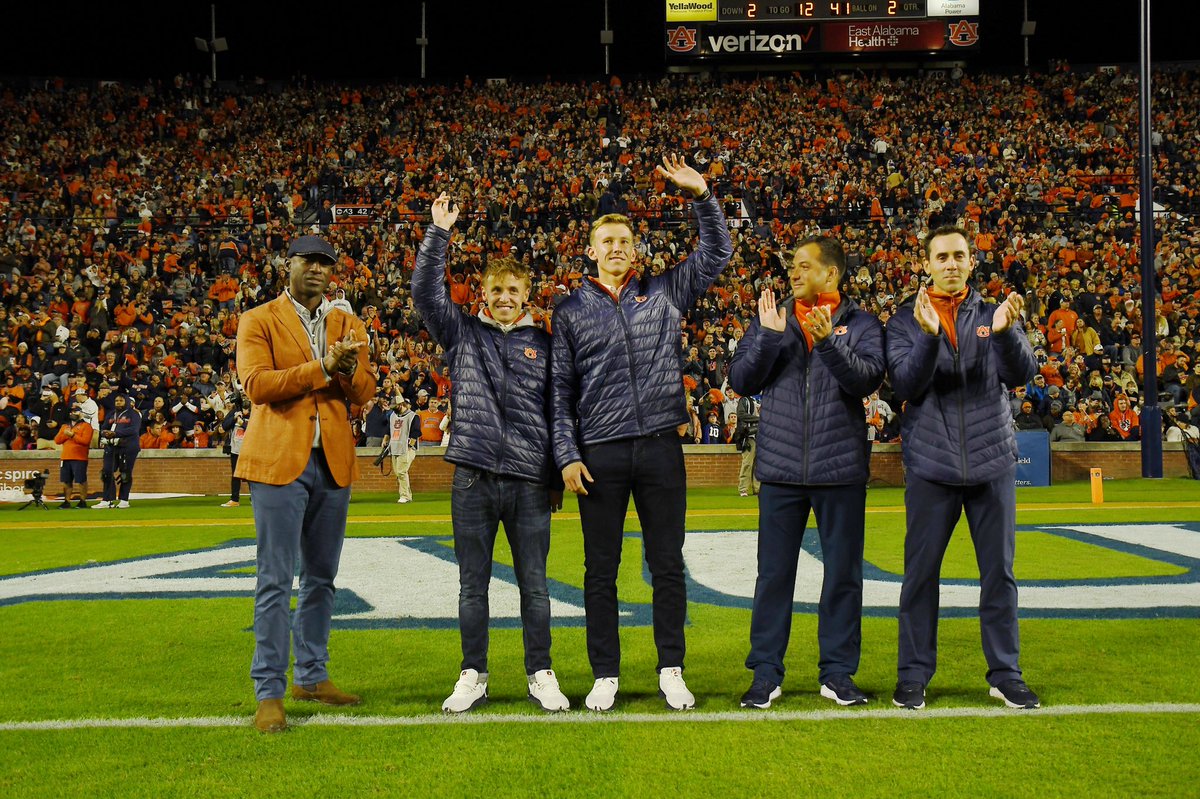 #WarEagle

<a href="/FMurgett/">finn murgett</a> <a href="/tadmaclean/">Tad Maclean</a> recognized by 87,451 of their friends under the light show at Jordan-Hare last night!