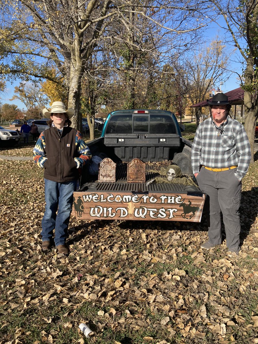 tchriste1970's tweet photo. Come trick or treat at the Battle Creek city park!!
#@BCBraves https://t.co/5cKwycKueE