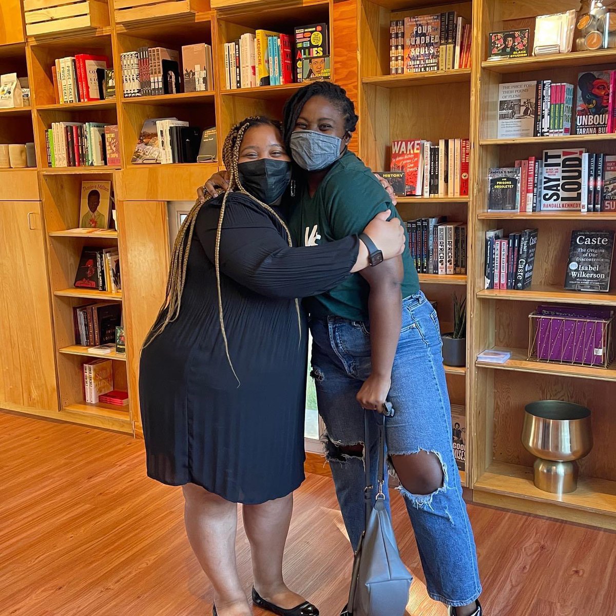 SAUEBLACKTX's tweet photo. Black Woman-Owned Bookstore in Houston

📍 Kindred Stories | 2304 Stuart St, Houston, TX 77004

Kindred Stories mission is to create a community space committed to celebrating the works of Black authors and artisans. https://t.co/KYC3NRgoo8