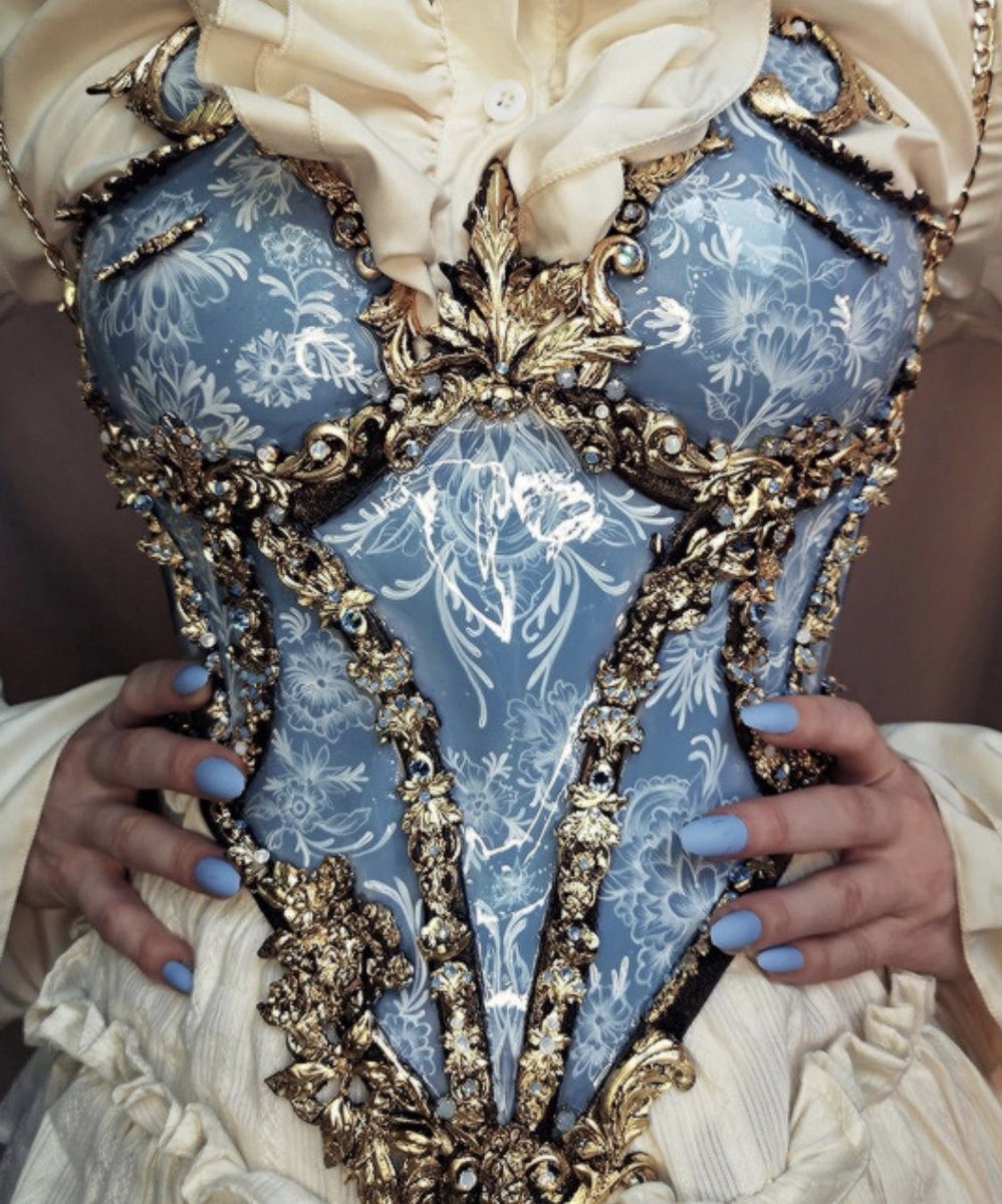 femmeduart's tweet photo. porcelain corsets by Joyce Spakman https://t.co/0zZysw3Qm2
