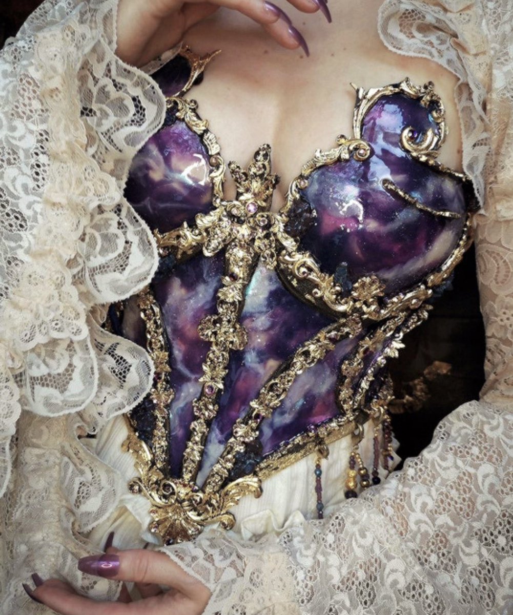 femmeduart's tweet photo. porcelain corsets by Joyce Spakman https://t.co/0zZysw3Qm2