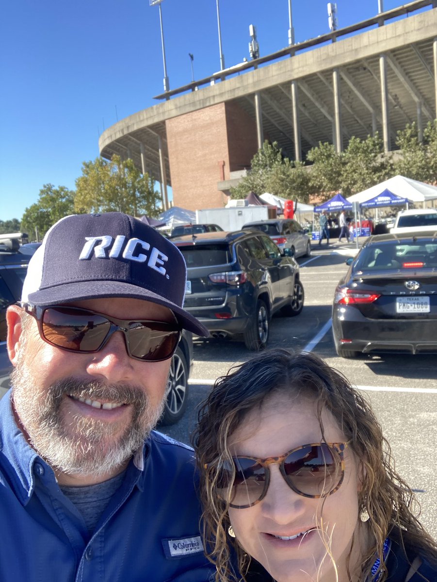 ckirchhoff's tweet photo. A little bit of Rice and a whole lot of Houston. Quick visit with our daughter, Emma, @Rice_BIOE and also got to watch @UHCougarFB beat SMU. Go Coogs❤️🐾🏈 @RiceEngineering @RiceUniversity @PrayingRiceOwls @UHouston @houstonalumni https://t.co/M11UGV4LbF