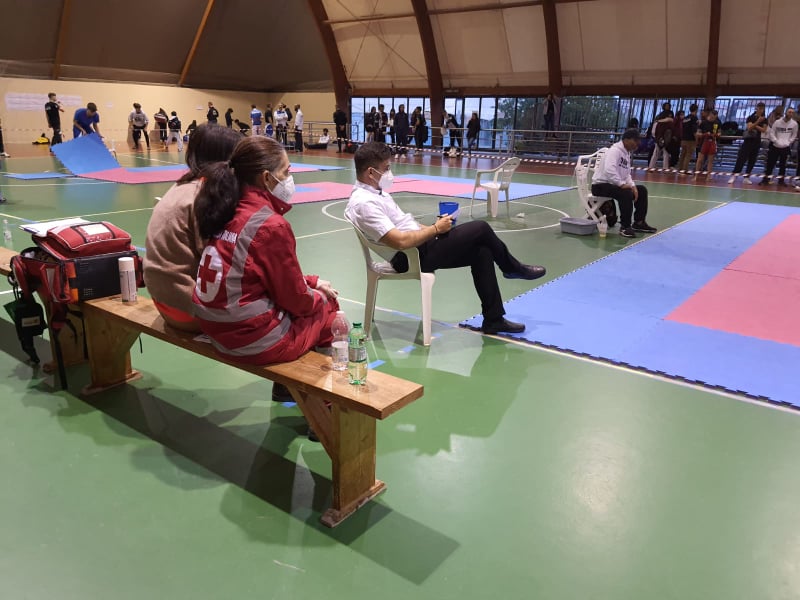 CRIComSabatino's tweet photo. Presenti oggi per l'assistenza sanitaria alla gara Federkombat Regionale Lazio presso il Pala Fagiani ad #AnguillaraSabazia.
Grazie ai nostri #VolontariCRI impegnati!
#assistenzasanitaria #crocerossa #federkombat #federkombatlazio https://t.co/L0uHunyZ8j