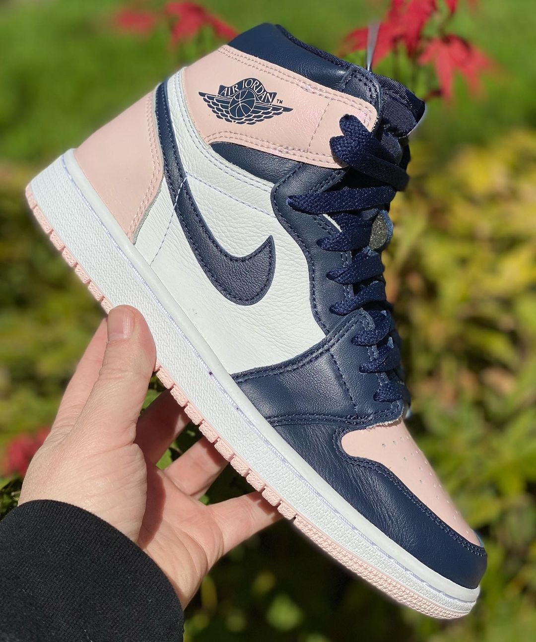 Bubble gum bottom jordans deals