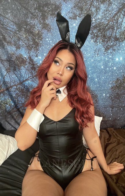 happy halloween ✈️💘 https://t.co/NAPksLUVhg<a href="/tag/natural"class="tags"><span>#natural</span></a><a href="/tag/curvy"class="tags"><span>#curvy</span></a>