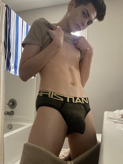 Some pics for my hoes out there 🙃😇 https://t.co/tn0NwnDAO8