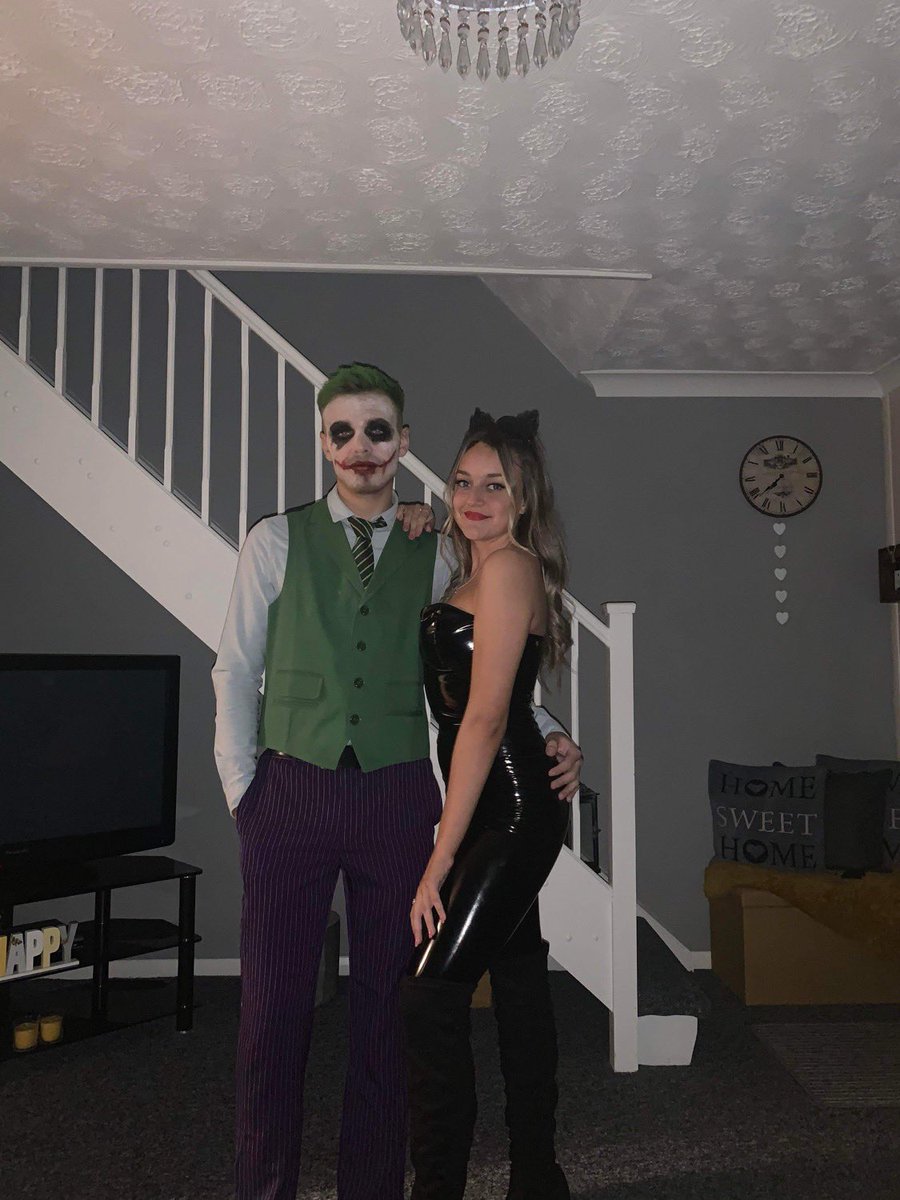 TylerEarl21's tweet photo. 🎃🍻 https://t.co/h0D6lNkkuH