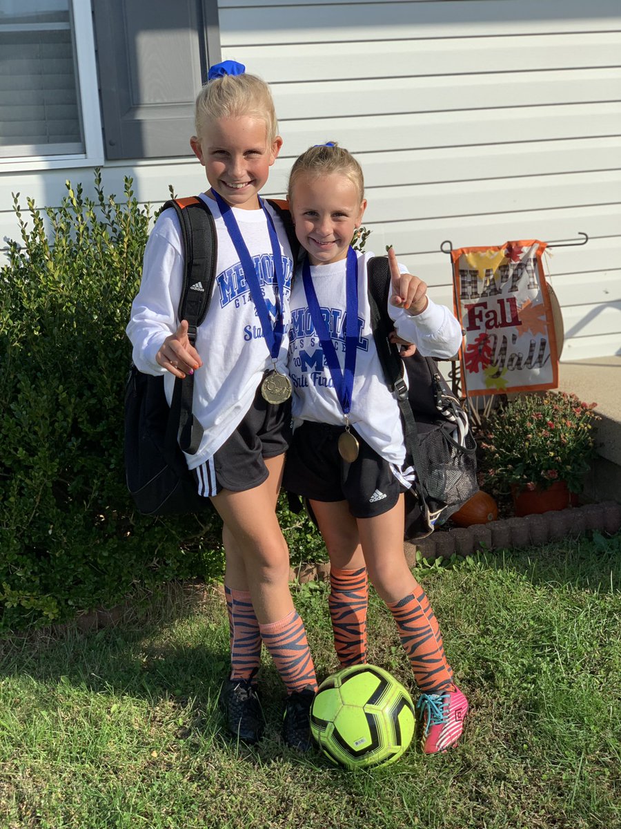 tayvan22's tweet photo. Happy Halloween from two State Champs! Ⓜ️⚽️🐯💙 #maybeoneday #memorialtigers #statechamps #halloween2021 https://t.co/dSBPSlaGFP