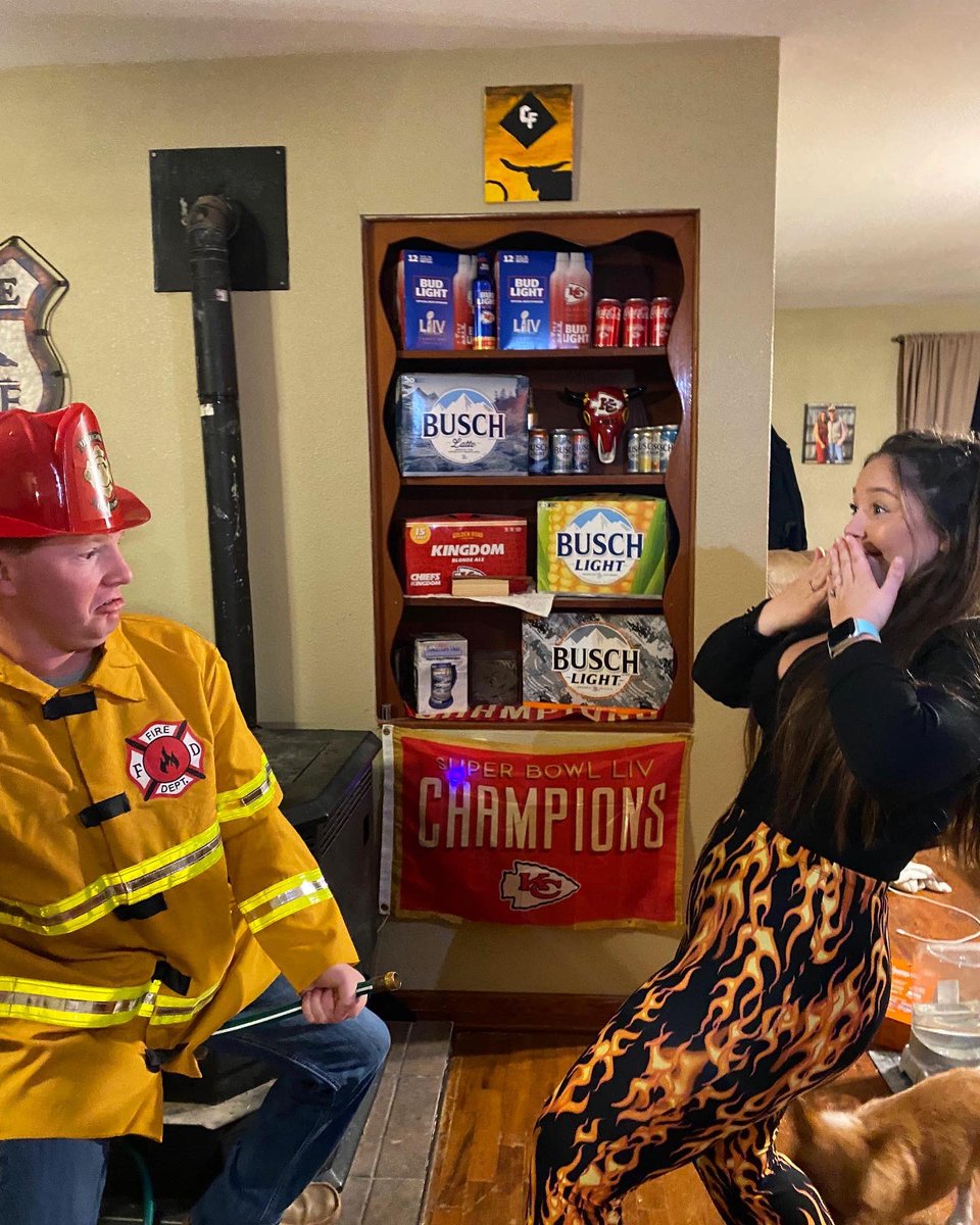 marenna_p's tweet photo. @Logan__Chaney’s favorite fire to put out❤️‍🔥🚒 https://t.co/OCYYVfZ5eJ