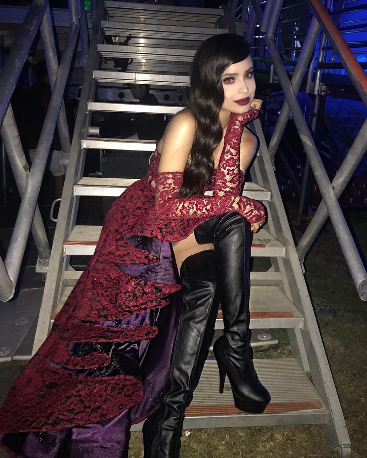 dofiathinker's tweet image. sofia carson × halloween.