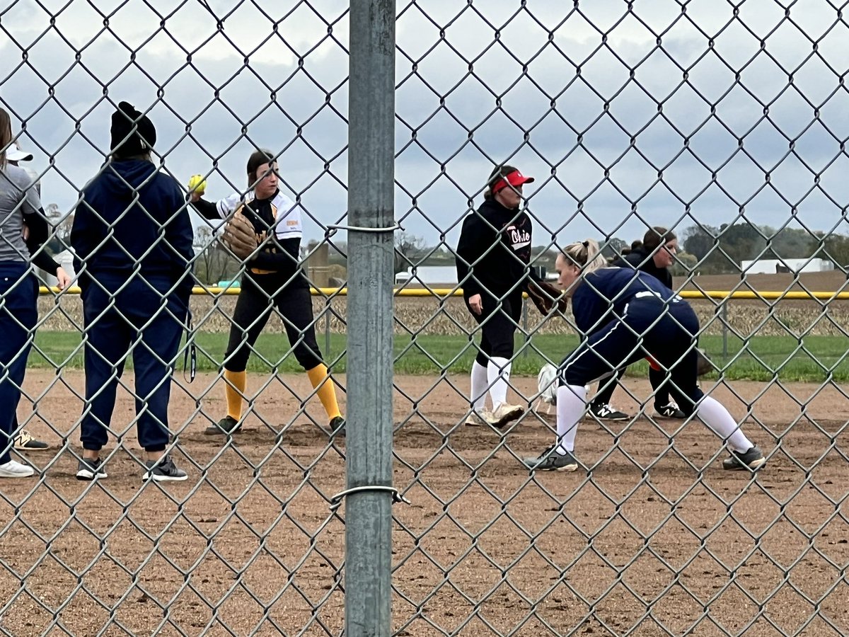 whoooocares's tweet photo. Great day watching Sam in her element at @ShawneeStateSB camp today. @MovPrideSwartz @SSUBears https://t.co/HWvj42fJdd