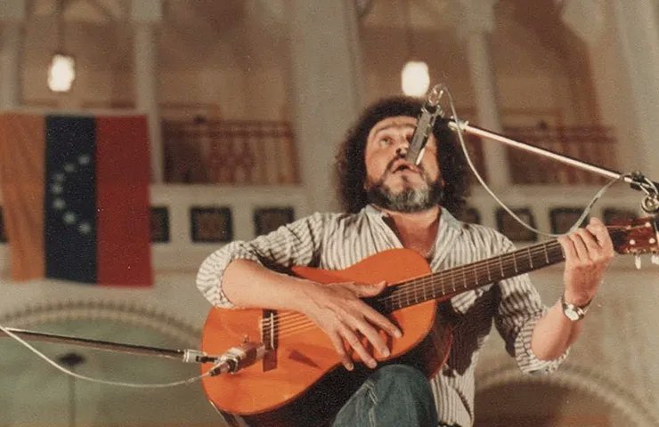Víctor Cruz (@victorcrepano) on Twitter photo Alí es sinónimo de música para la patria, de sonidos rebeldes y de prosas llenas de hidalguía. 
Sus canciones siempre estarán vigentes como autoría genuina de un hombre que plasmó la dignidad con la música.🎙🎶🎤🤛🇻🇪📖📚✍
<a href="/Alipadron6/">Alí Ernesto Padrón Paredes</a>
<a href="/MinturVen/">MinturVen</a> 
<a href="/VENTELCA/">Ventel_CA Oficial</a> Alí es sinónimo de música para la patria, de sonidos rebeldes y de prosas llenas de hidalguía. 
Sus canciones siempre estarán vigentes como autoría genuina de un hombre que plasmó la dignidad con la música.🎙🎶🎤🤛🇻🇪📖📚✍
<a href="/Alipadron6/">Alí Ernesto Padrón Paredes</a>
<a href="/MinturVen/">MinturVen</a> 
<a href="/VENTELCA/">Ventel_CA Oficial</a>