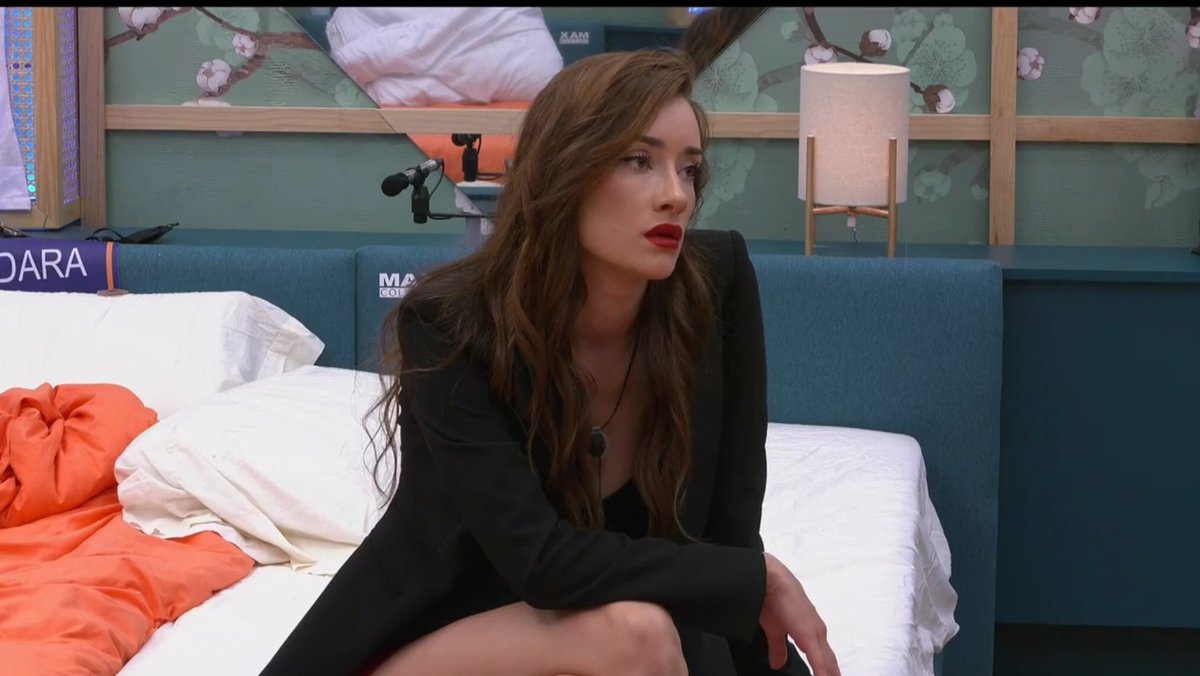 VenturaFuerte's tweet photo. Jordi: la casa contra Adara y adara contra la casa, pero Cristina se ha unido con sus enemigas Isa y Cynthia..
Otra persona (no se como se llama) es mas falsa que un billete de 30(sobre Cris) 
Suso: Adara es una máquina de los realitys y no necesita a nadie!!
 Asi es
#SECRET300 https://t.co/dLZxK4ZSil