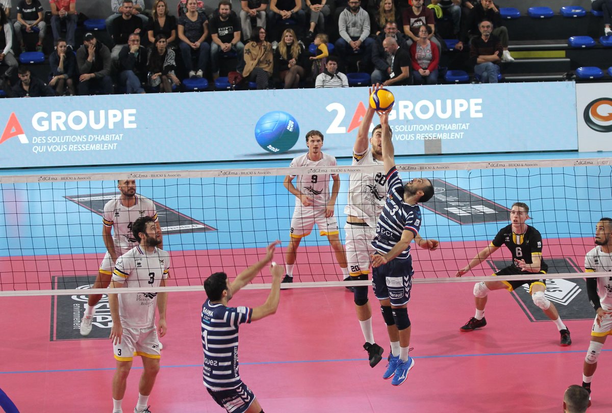 Radio ONE tweet media