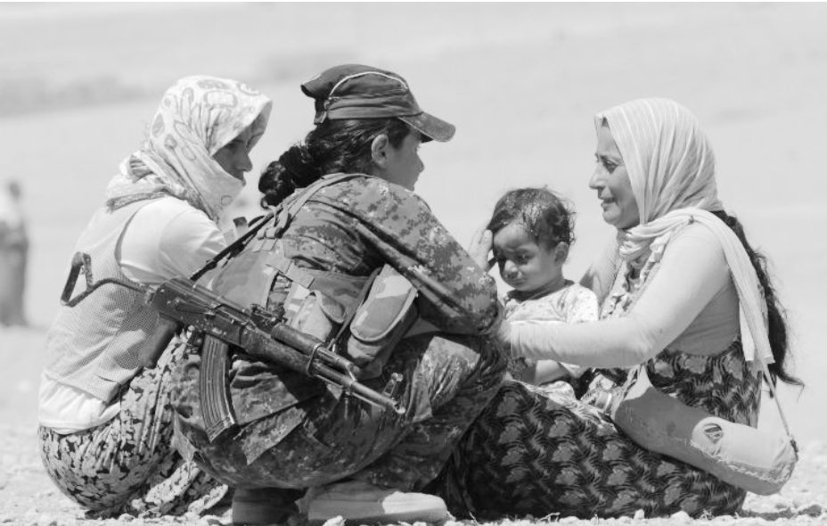 Bizim kalbimiz hep kırıktır çocuk. Ama, yine de eksik etmeyiz sol cebimizden umudu..
 #1NovemberWorldKobaneDay