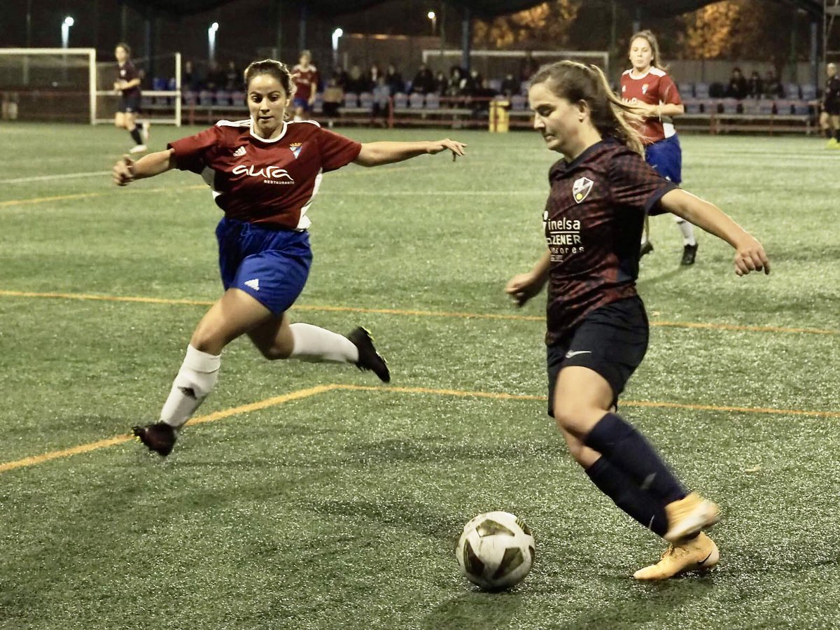 SDHuescaFem's tweet photo. FILIAL | J6 | PRIMERA TERRITORIAL

Las azulgranas vencen contra el CD Valdefierro en un partido muy disputado y se colocan líderes en solitario con pleno de victorias. 

⚽️ Julia Perruca 
⚽️ Emma
⚽️ Alicia
⚽️ Andrea 

🚀 ¡Este equipo no tiene techo!. 

4-3 | #CanteraSDHuescaFem https://t.co/pjcrlDI8nj