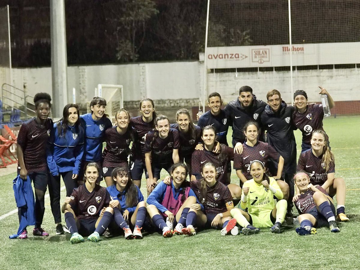 SDHuescaFem's tweet photo. FILIAL | J6 | PRIMERA TERRITORIAL

Las azulgranas vencen contra el CD Valdefierro en un partido muy disputado y se colocan líderes en solitario con pleno de victorias. 

⚽️ Julia Perruca 
⚽️ Emma
⚽️ Alicia
⚽️ Andrea 

🚀 ¡Este equipo no tiene techo!. 

4-3 | #CanteraSDHuescaFem https://t.co/pjcrlDI8nj