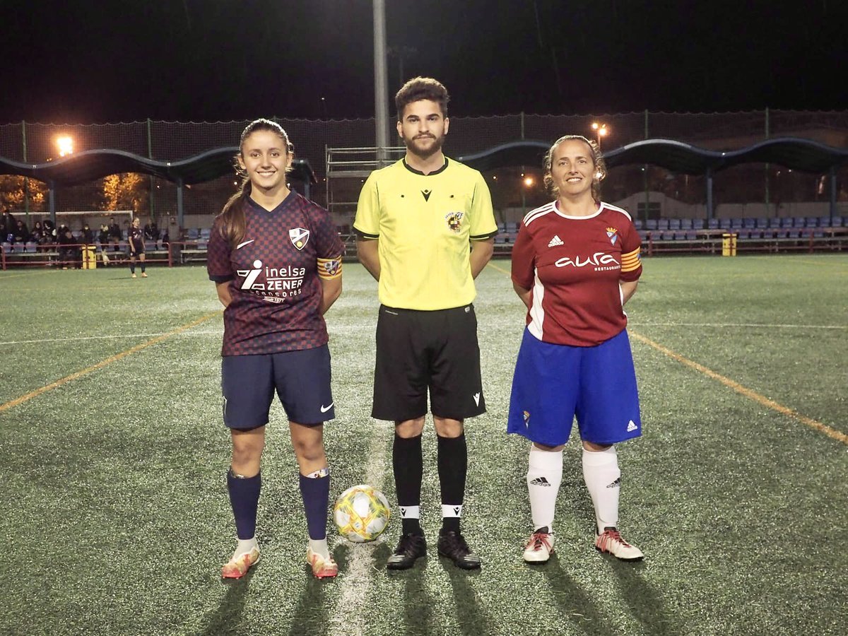 SDHuescaFem's tweet photo. FILIAL | J6 | PRIMERA TERRITORIAL

Las azulgranas vencen contra el CD Valdefierro en un partido muy disputado y se colocan líderes en solitario con pleno de victorias. 

⚽️ Julia Perruca 
⚽️ Emma
⚽️ Alicia
⚽️ Andrea 

🚀 ¡Este equipo no tiene techo!. 

4-3 | #CanteraSDHuescaFem https://t.co/pjcrlDI8nj