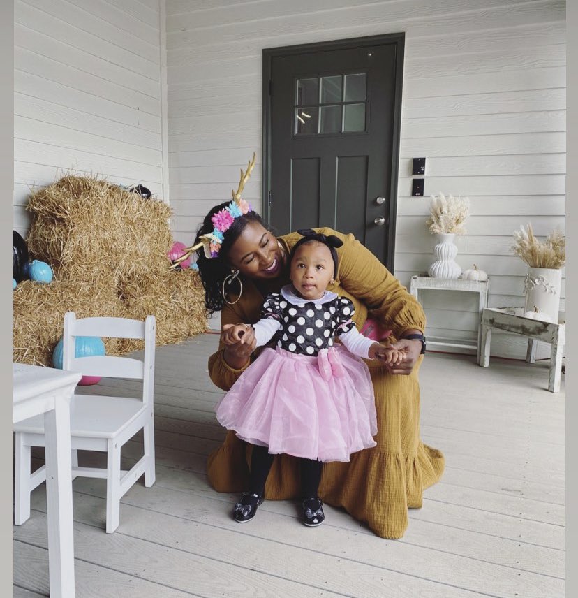 JessicaMonaFord's tweet photo. The cutest little Minnie I ever did see🎀 #Halloween2021 https://t.co/1cYqm6PnNv